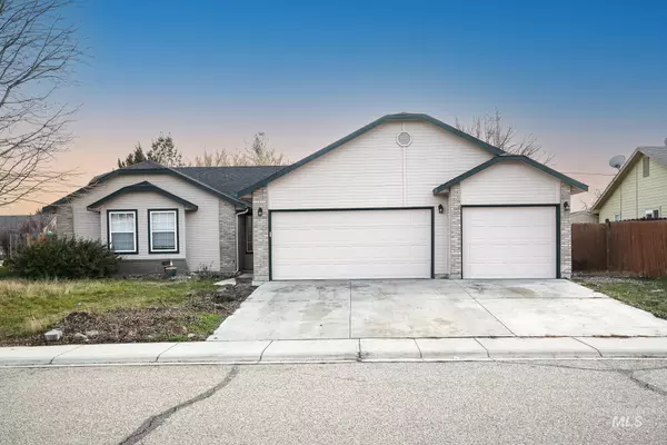 Nampa, ID 83686,513 Seasons Ct