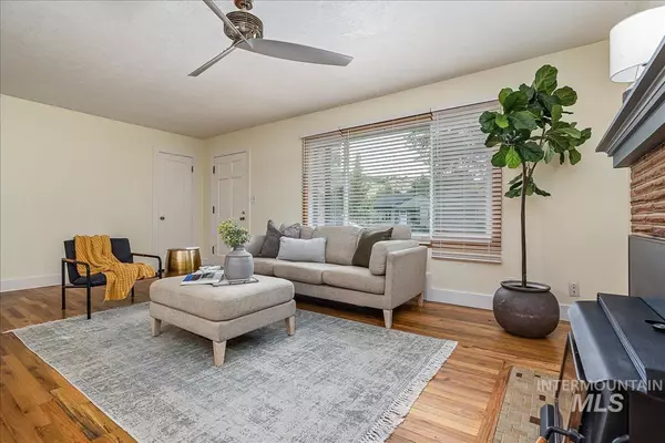 Boise, ID 83712,211 N Bacon