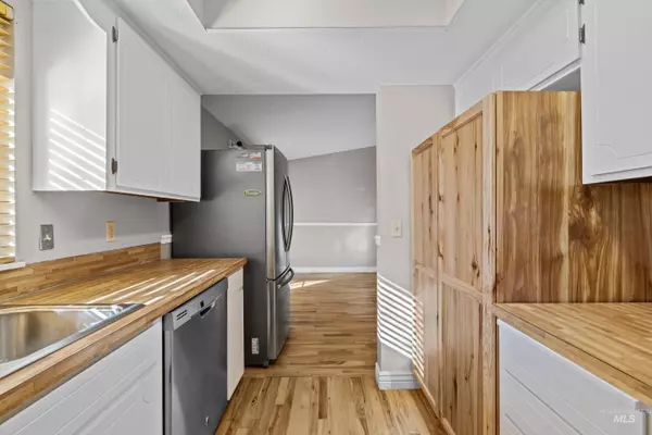 Boise, ID 83706,3965 S Constitution Way