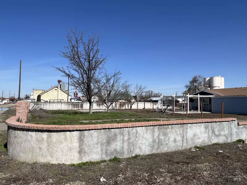 218 S 2nd Street, Nyssa, OR 97913