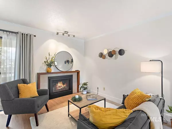 Boise, ID 83704,1210 N Camelot Dr