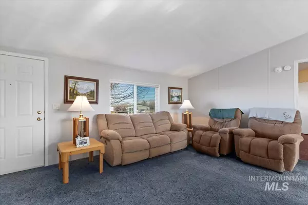 Filer, ID 83328,2427 E 3856 N