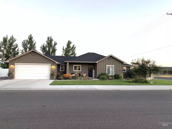 901 Maplewood Street, Burley, ID 83318