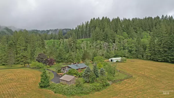 Outside City Limits, OR 97439,89801 Upper North Fork Rd