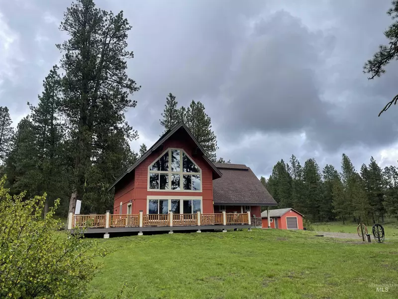 196 Wilderness Lake Road, Cascade, ID 83611