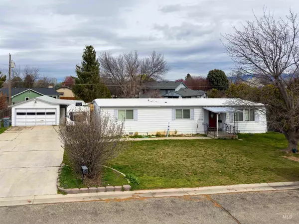 10500 W Halstead Dr, Boise, ID 83704