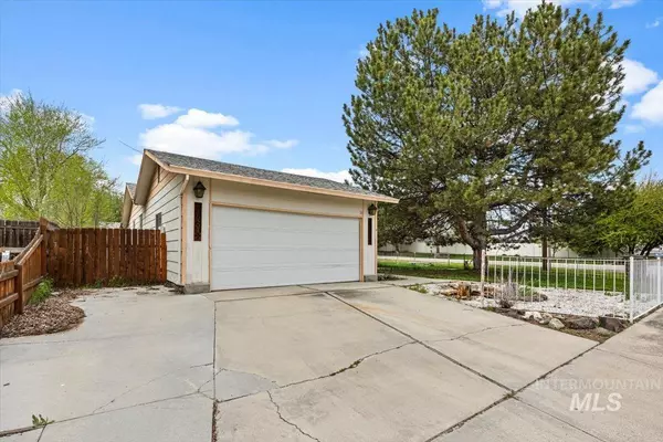 Kuna, ID 83634,427 N Shady Grove Pl