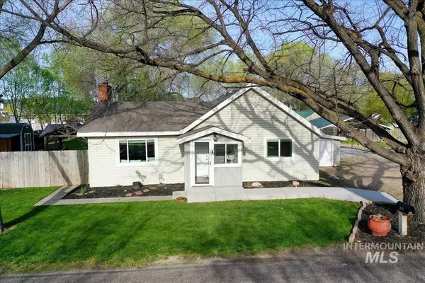 Kuna, ID 83634,433 S Ash Ave