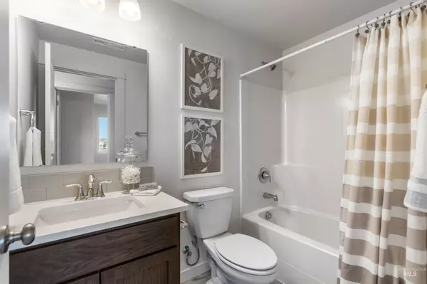 Nampa, ID 83687,959 N Acer Loop