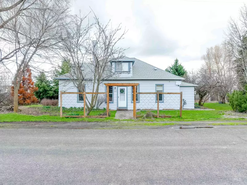 707 W Grant Avenue, Genesee, ID 83832