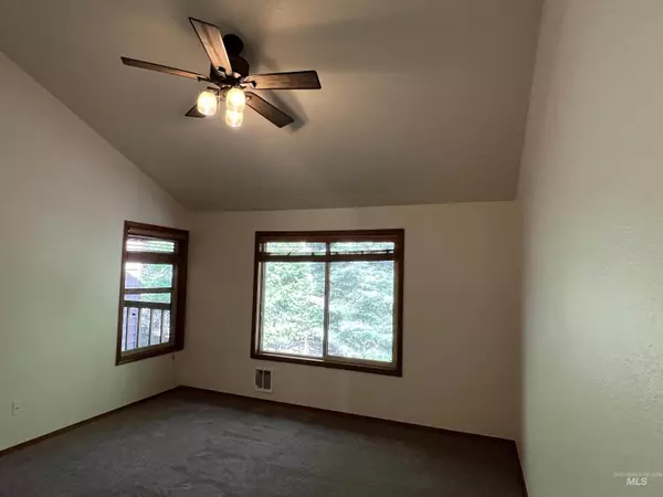 Mccall, ID 83638,1607 Davis Avenue