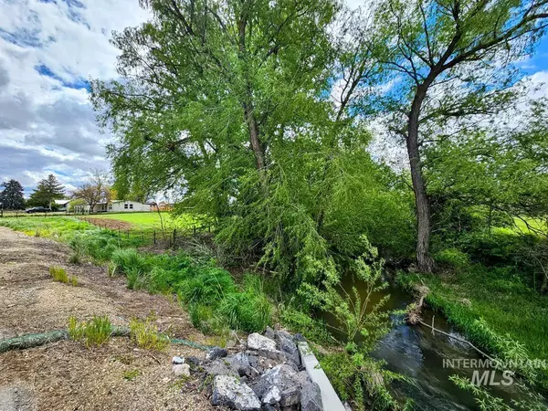 New Plymouth, ID 83655,4649 Hwy 72