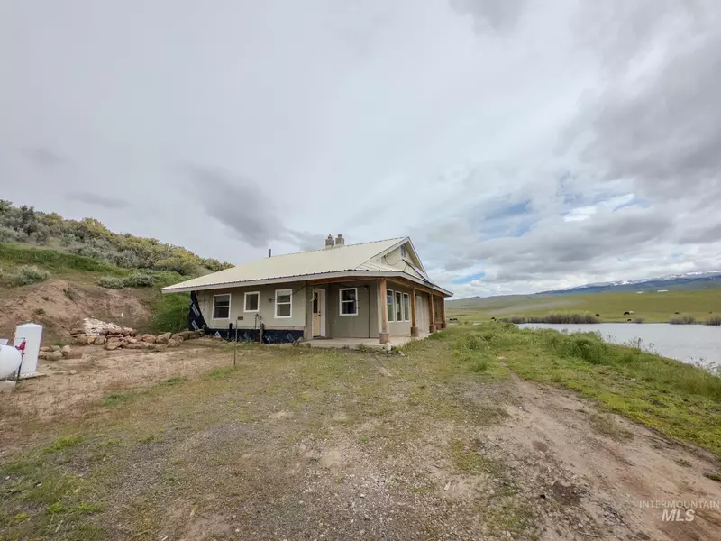 1065 Whiteman Ln, Indian Valley, ID 83632