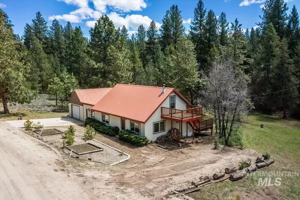 Cascade, ID 83611,347 Lone Pine Dr