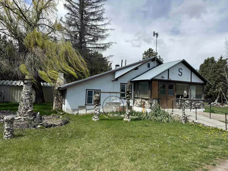 9727 N 15th E, Idaho Falls, ID 83401