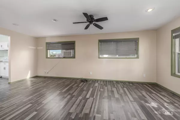 Adrian, OR 97901,403 2nd St