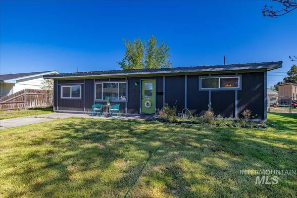 1030 E 16th N., Mountain Home, ID 83647