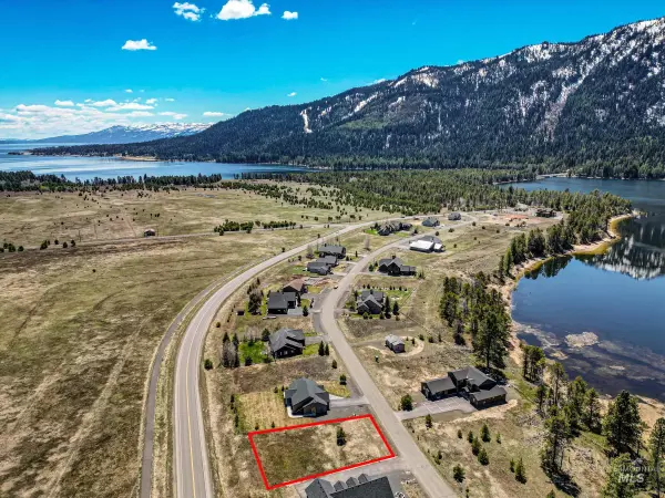 Donnelly, ID 83638,13140 Hawks Bay Road