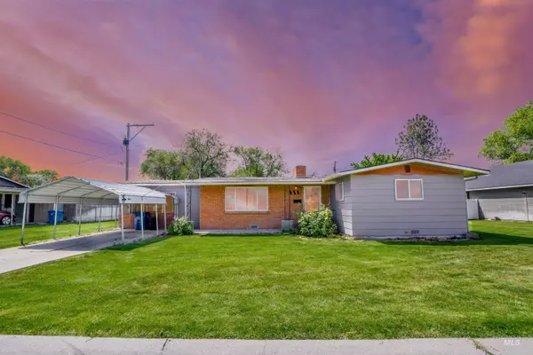 Your Dream Home Awaits: Discover the Potential of 111 Owyhee Ave, Nampa, ID 83651,Living In Idaho