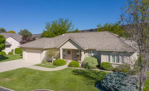 Buhl, ID 83316,306 Clear Lakes Lane