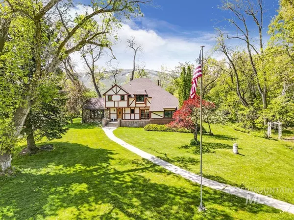 Albion, ID 83311,1017 E 1000 S