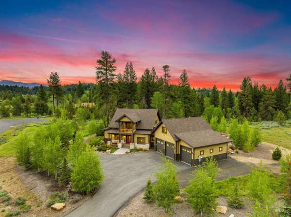 25 Fawnlilly Dr,  Mccall,  ID 83638