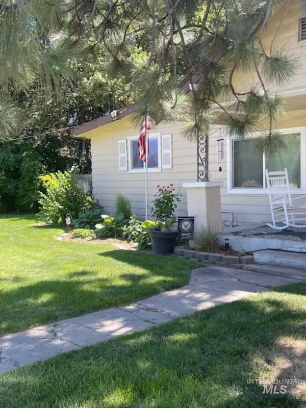 Meridian, ID 83642-2338,533 E Pine