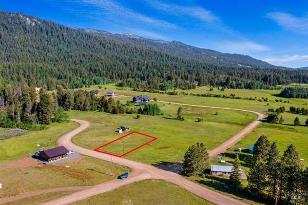 18 Northlake Ln, Donnelly, ID 83615