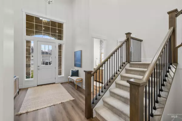 Eagle, ID 83616,279 S Eagles Roost Way