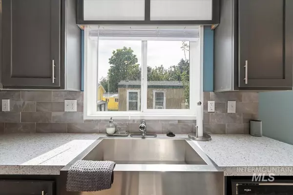 Meridian, ID 83642,424 W Cherry Lane
