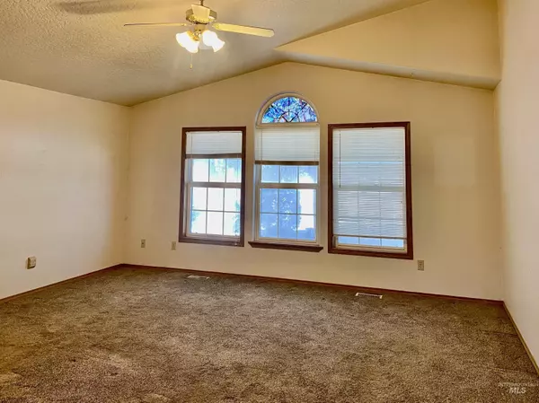 Nampa, ID 83651,126 N Yale St.
