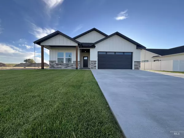 1555 Mountain View, Gooding, ID 83330