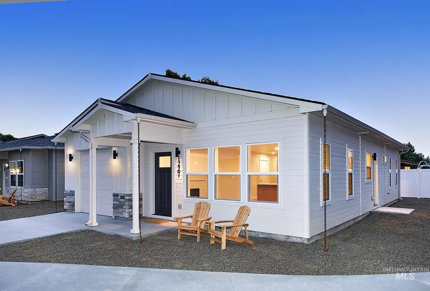 1227 Phillips Circle, Ontario, OR 97914-3905