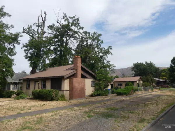 627 10th Ave, Lewiston, ID 83501