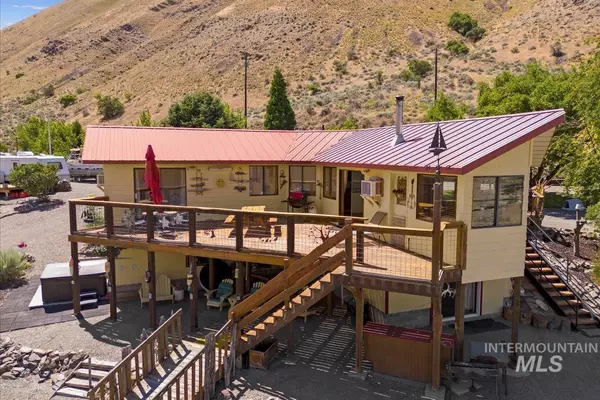 Huntington, OR 97907,36657 Snake River Rd