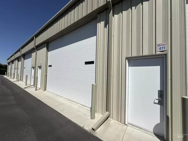 9049 N Horseshoe Bend Rd, Boise, ID 83714