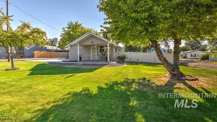 924 Robertson St, Buhl, ID 83316