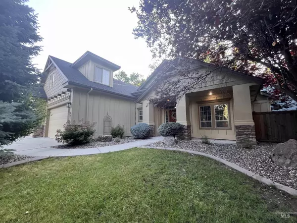 4936 N Saguaro Hills Ave, Meridian, ID 83646