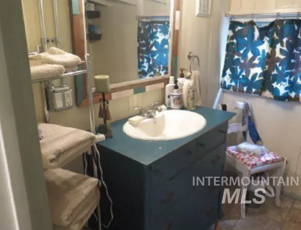Mccall, ID 83638,1026 Plymouth Rd