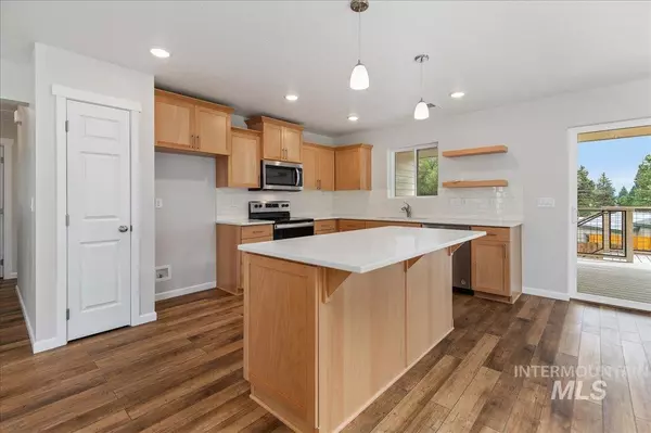 Cascade, ID 83611,401 Antonette Cir