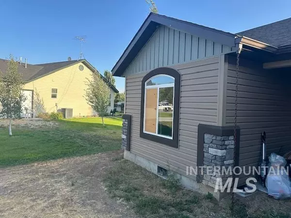 Shoshone, ID 83352,105 Riverview Dr