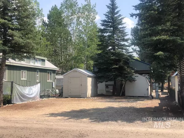 514 D11 Sawyer Street, Cascade, ID 83611