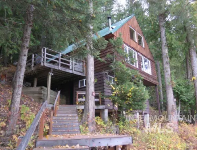 18 N Two Creeks Rd, Coolin, ID 83821