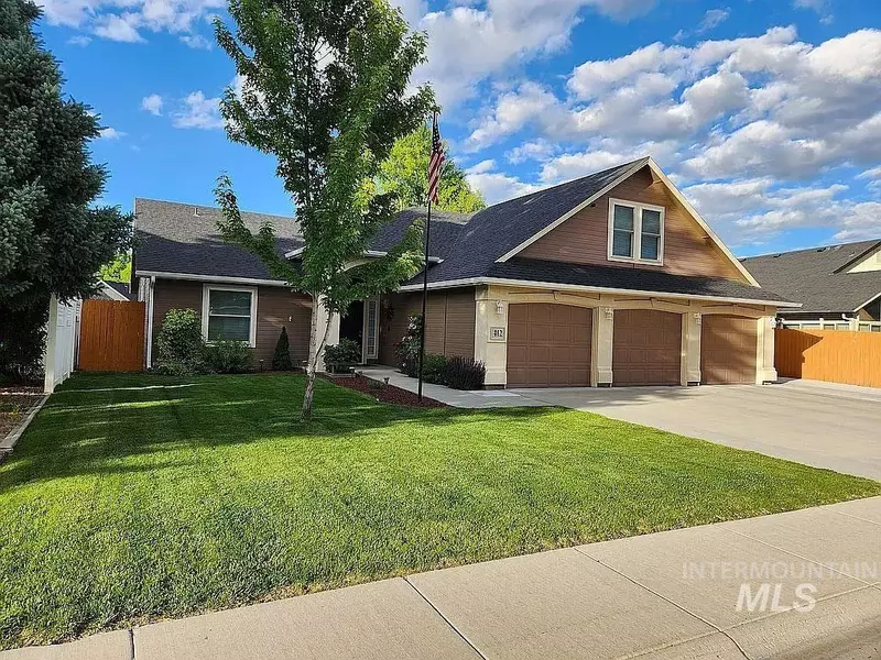 412 N Summerwind Dr, Nampa, ID 83638