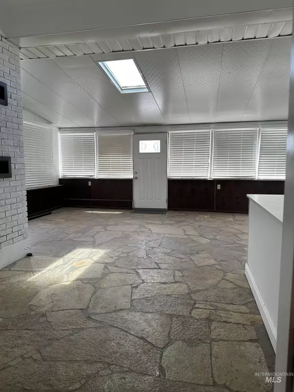 Paul, ID 83347,226 W Ellis