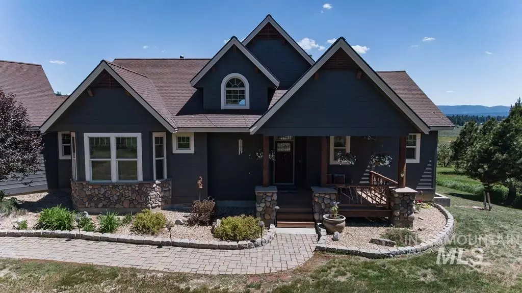 35 Joshua Drive, Cascade, ID 83611