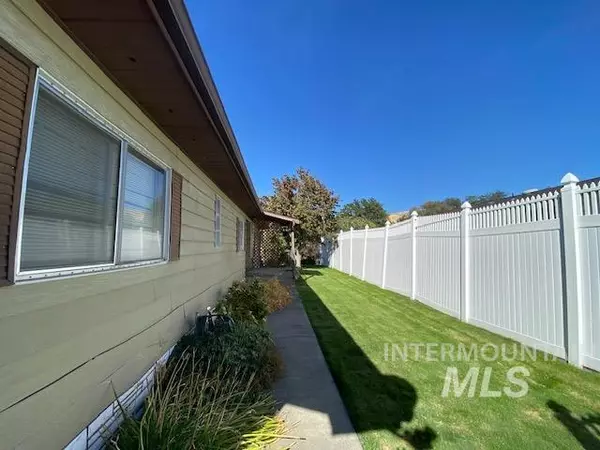 Pomeroy, WA 99347,390 Pataha St