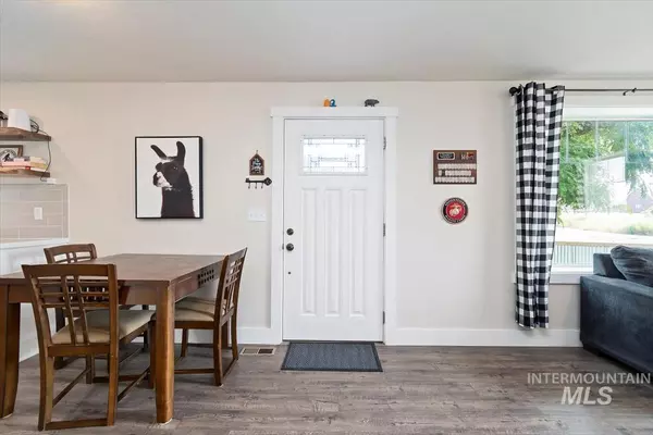 Glenns Ferry, ID 83623-2410,205 N Owyhee