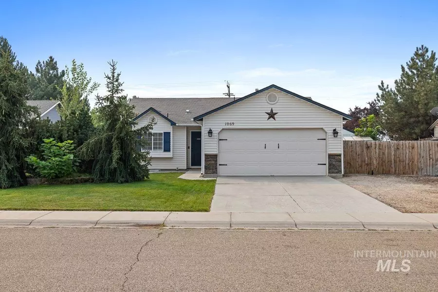 1069 Abbey Court, Middleton, ID 83644