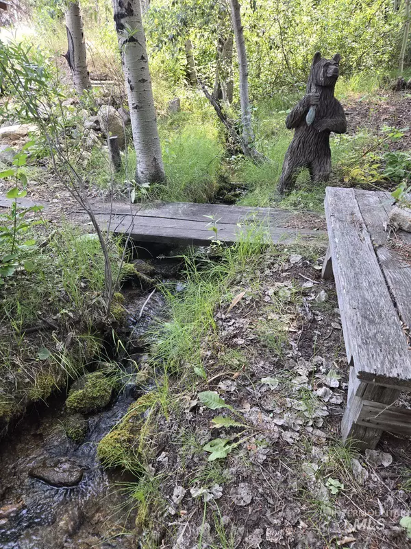 Atlanta, ID 83716,17 W Main St